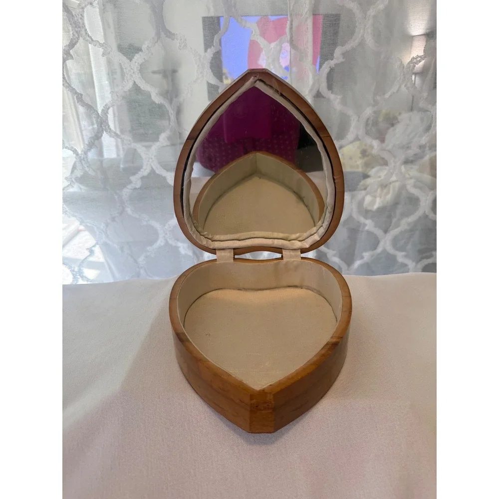 N/A vintage heart